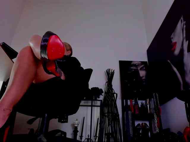 Mistress-Demi webcam