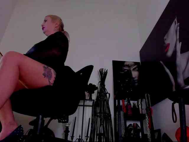 Mistress-Demi webcam