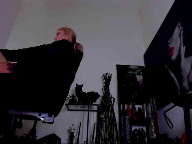 Mistress-Demi webcam