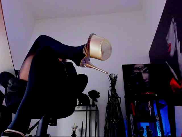 Mistress-Demi webcam