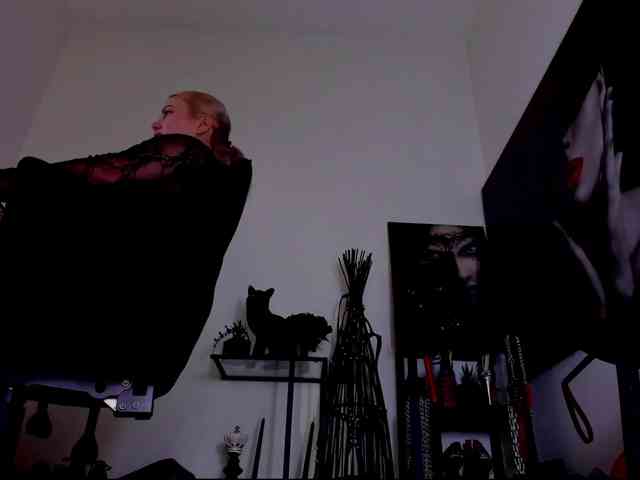 Mistress-Demi webcam