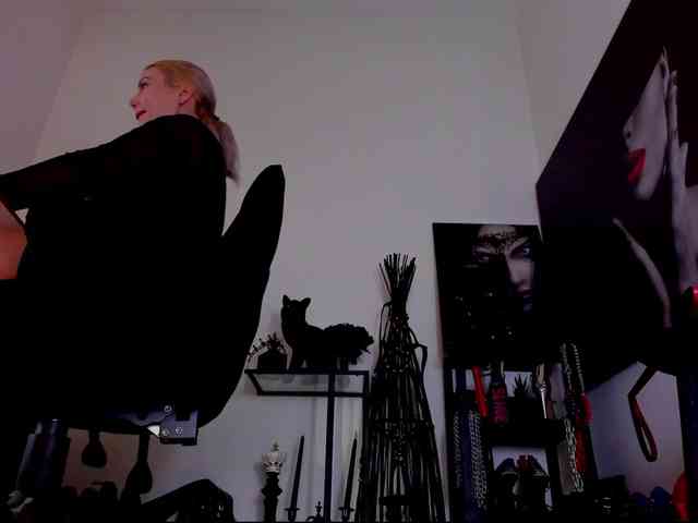 Mistress-Demi webcam