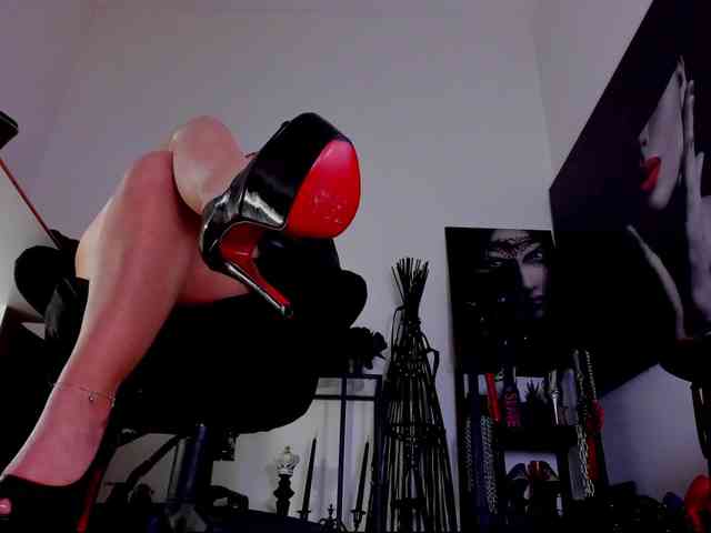 Mistress-Demi webcam