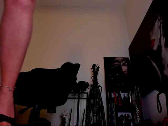 Mistress-Demi webcam