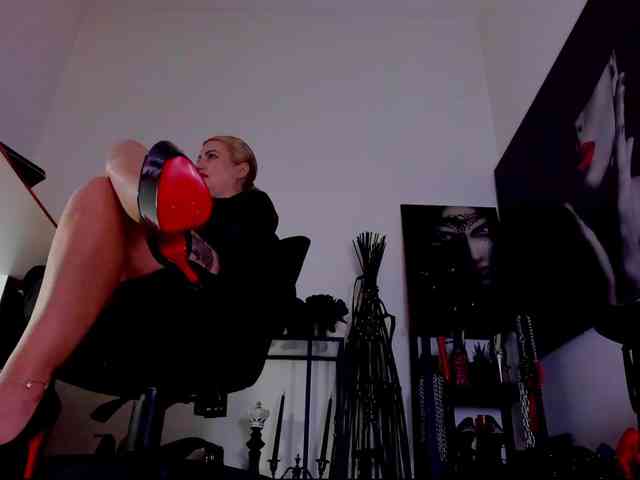 Mistress-Demi webcam