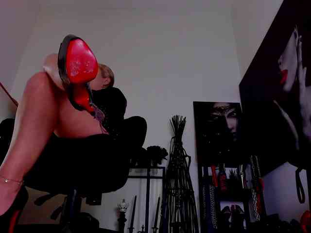 Mistress-Demi webcam