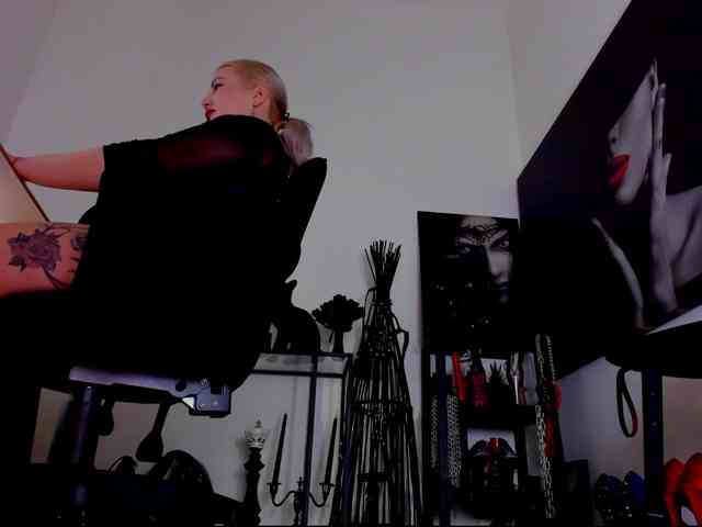 Mistress-Demi webcam