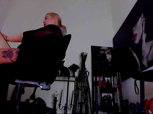 Mistress-Demi webcam
