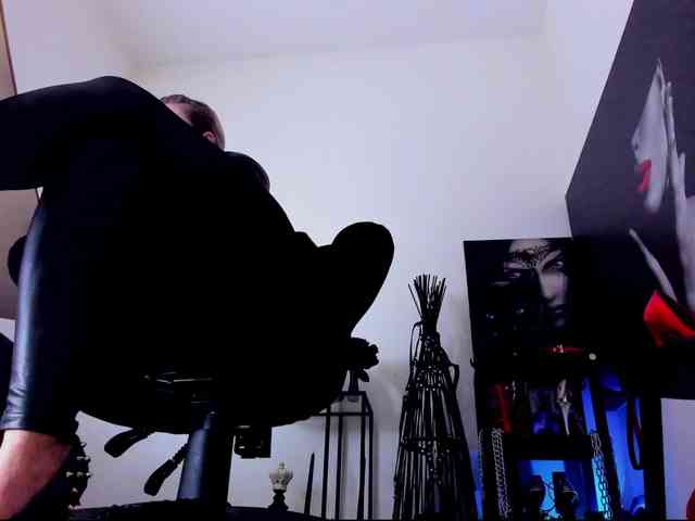 Mistress-Demi webcam