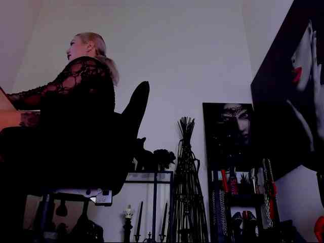 Mistress-Demi webcam