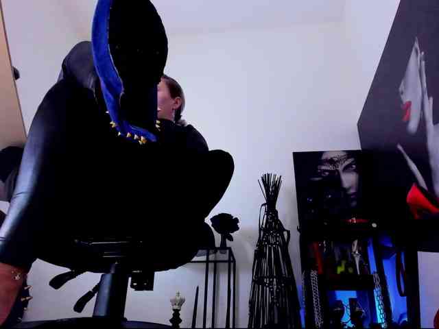 Mistress-Demi webcam