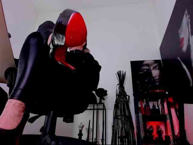 Mistress-Demi webcam