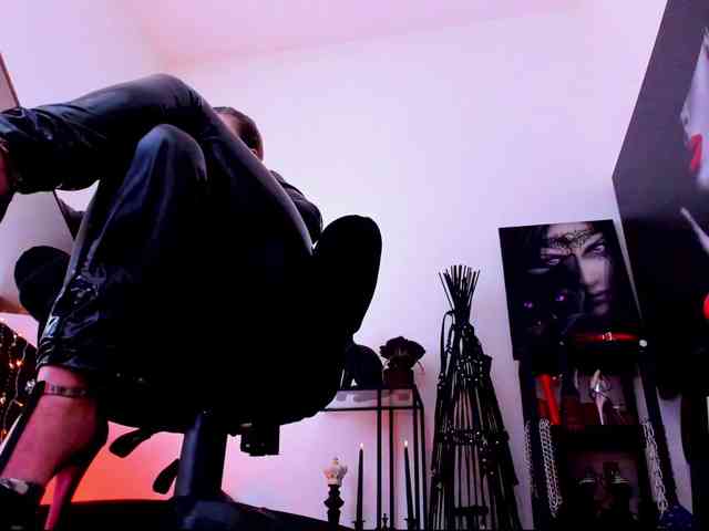 Mistress-Demi webcam