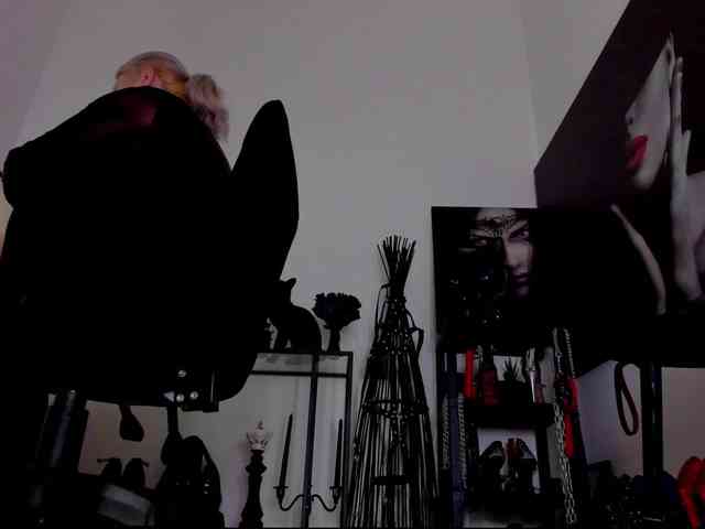 Mistress-Demi webcam