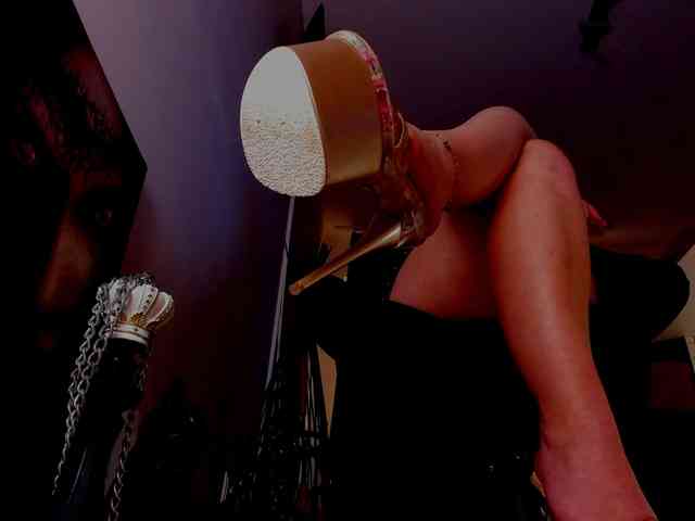 Mistress-Demi webcam