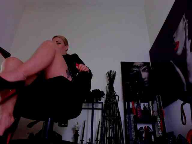 Mistress-Demi webcam