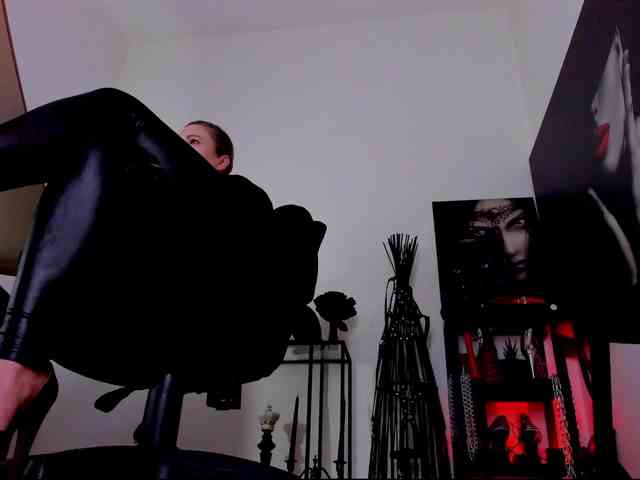 Mistress-Demi webcam