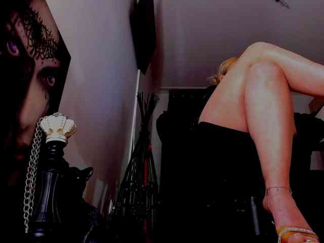 Mistress-Demi webcam