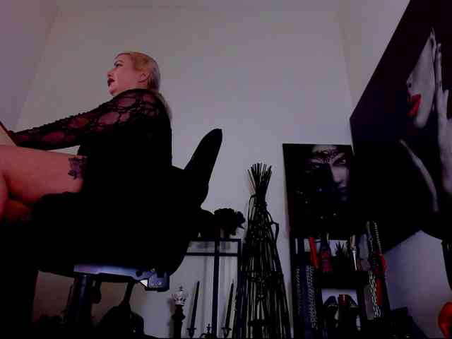 Mistress-Demi webcam