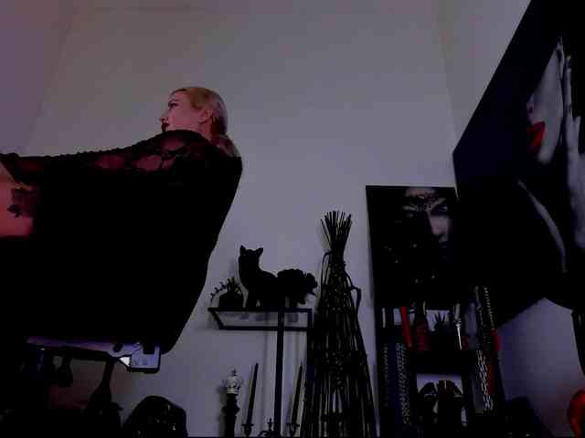 Mistress-Demi webcam