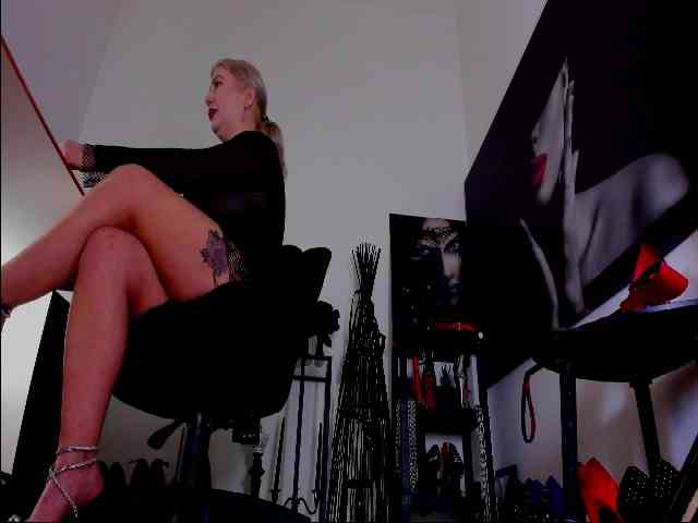 Mistress-Demi webcam