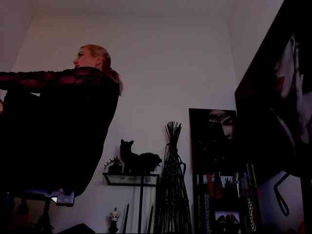 Mistress-Demi webcam