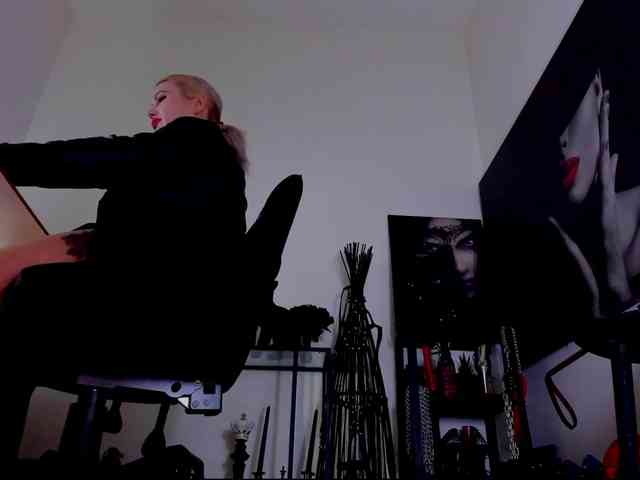 Mistress-Demi webcam