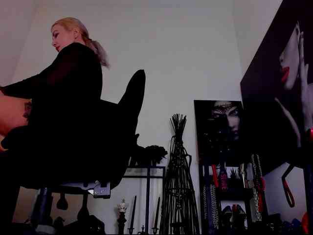 Mistress-Demi webcam