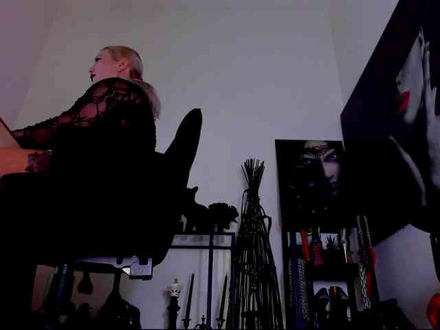 Mistress-Demi webcam