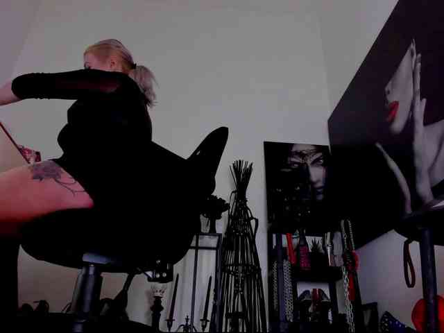 Mistress-Demi webcam