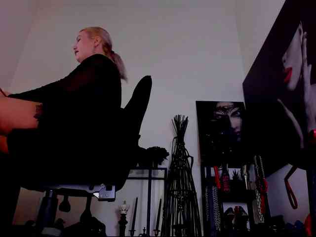 Mistress-Demi webcam