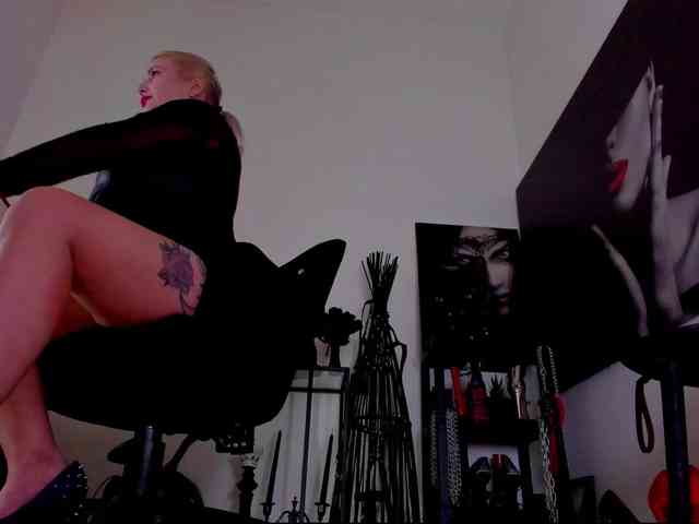 Mistress-Demi webcam