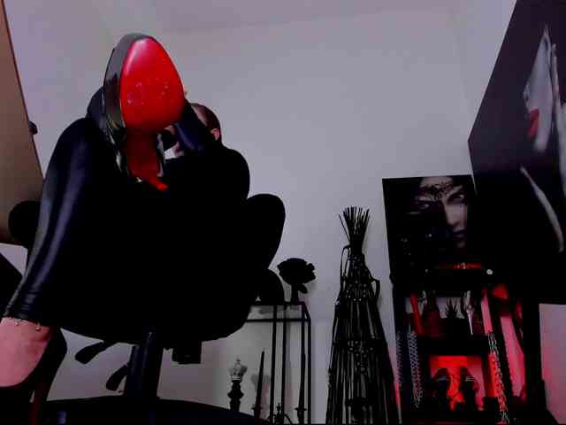 Mistress-Demi webcam