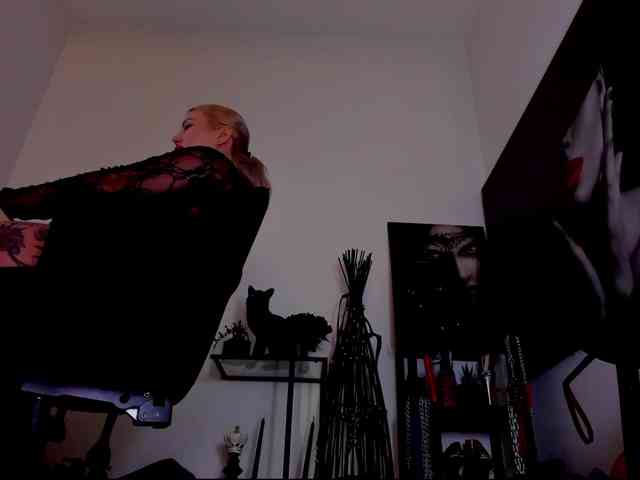 Mistress-Demi webcam