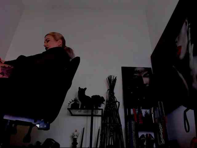 Mistress-Demi webcam