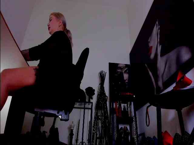 Mistress-Demi webcam