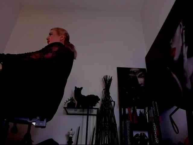 Mistress-Demi webcam