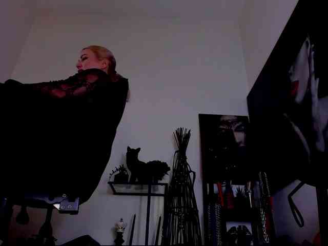 Mistress-Demi webcam
