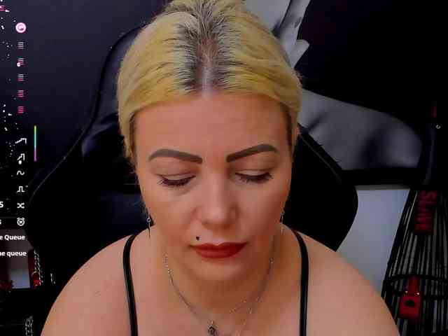 Mistress-Marilyn webcam
