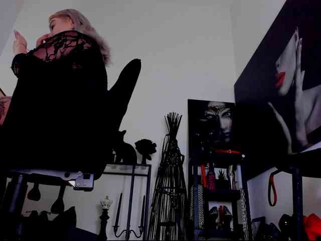 Mistress-Demi webcam