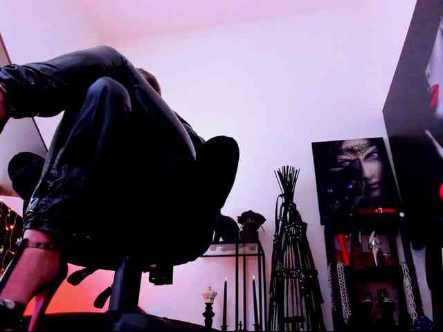 Mistress-Demi webcam