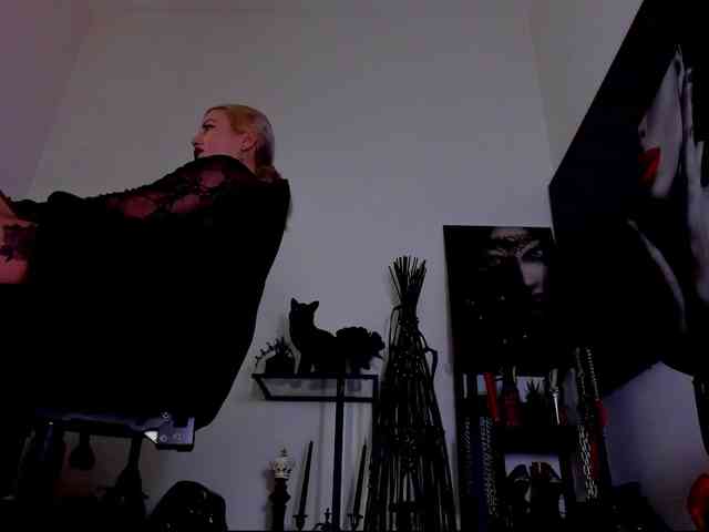 Mistress-Demi webcam