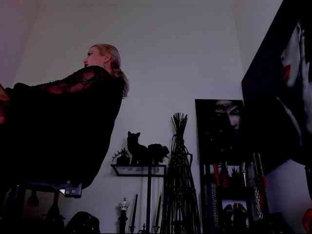 Mistress-Demi webcam
