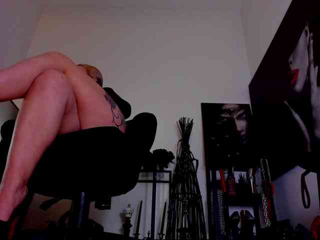 Mistress-Demi webcam