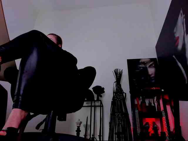 Mistress-Demi webcam