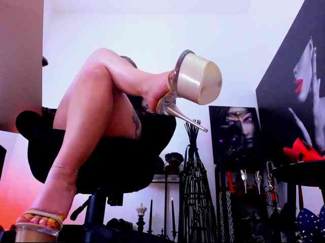 Mistress-Demi webcam