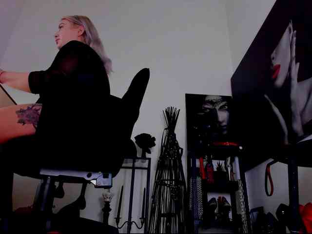 Mistress-Demi webcam