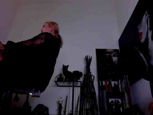 Mistress-Demi webcam