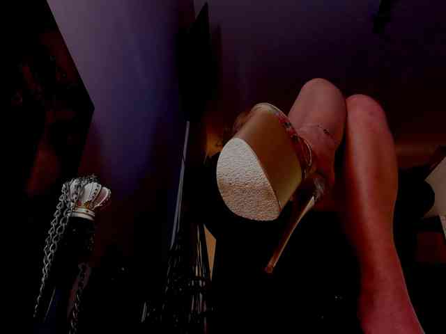 Mistress-Demi webcam