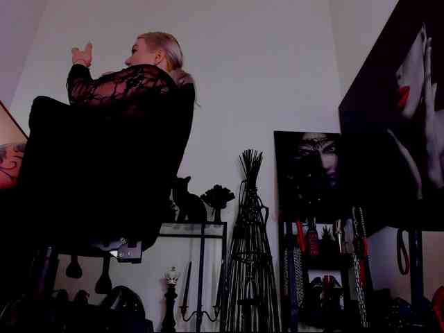 Mistress-Demi webcam